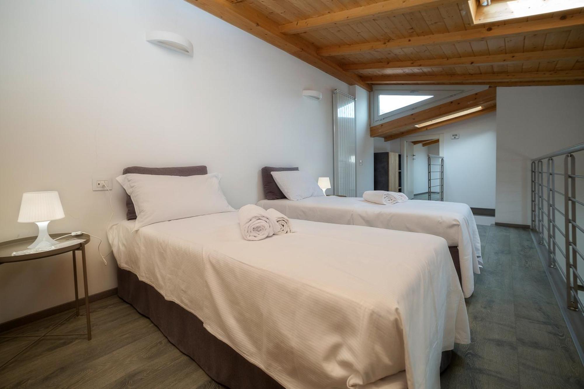 Lakefront Home Residenza Il Gallo In Riva Al Lago Pisogne Exterior photo