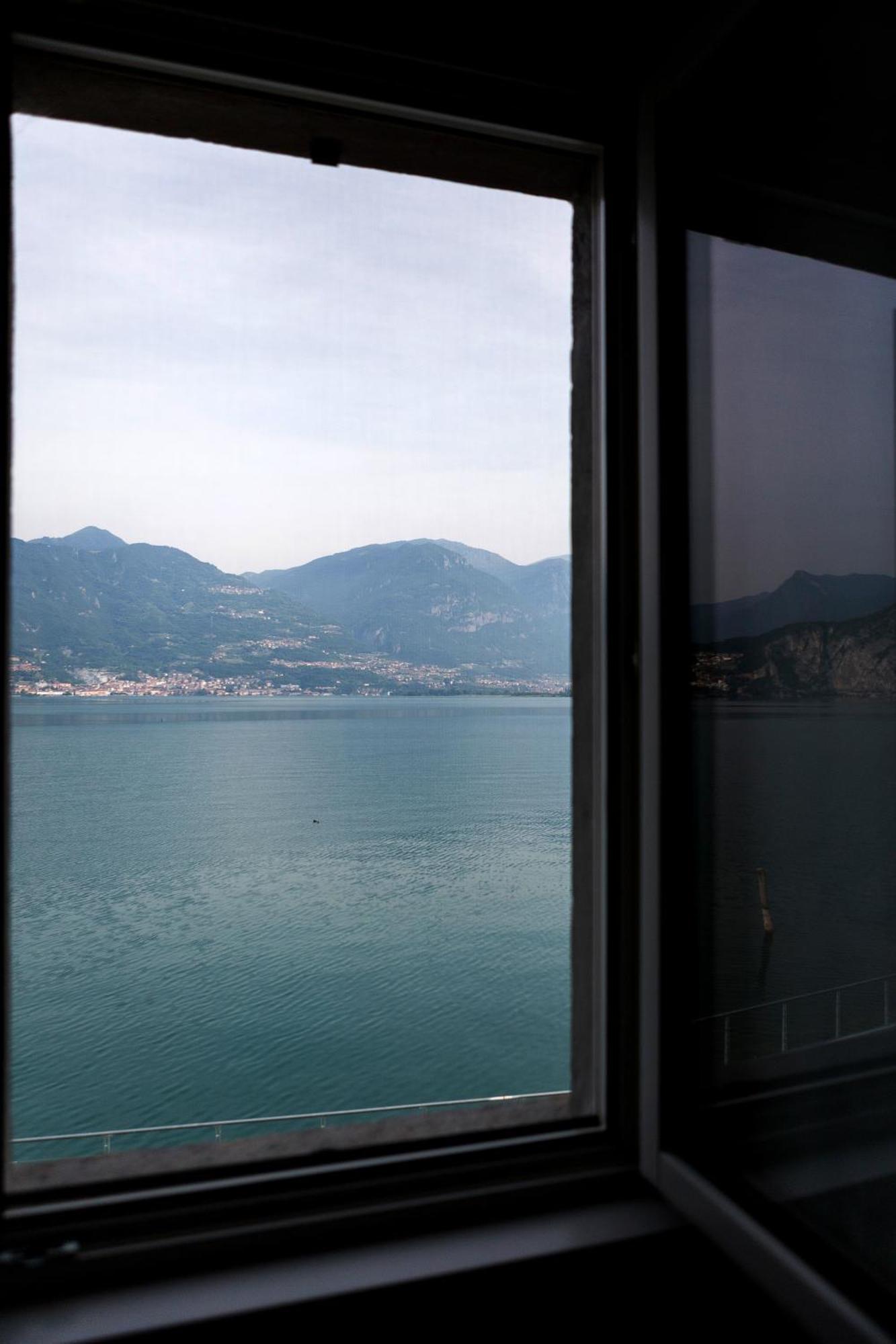 Lakefront Home Residenza Il Gallo In Riva Al Lago Pisogne Exterior photo
